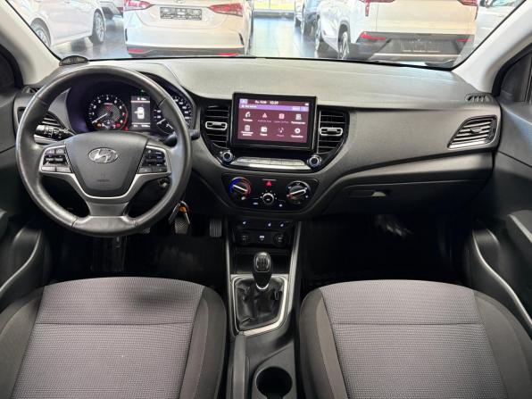 Hyundai Solaris II Рестайлинг с пробегом 2021 года, цена 1 468 000 рублей, 70705 км, седан, Автокод Объявления