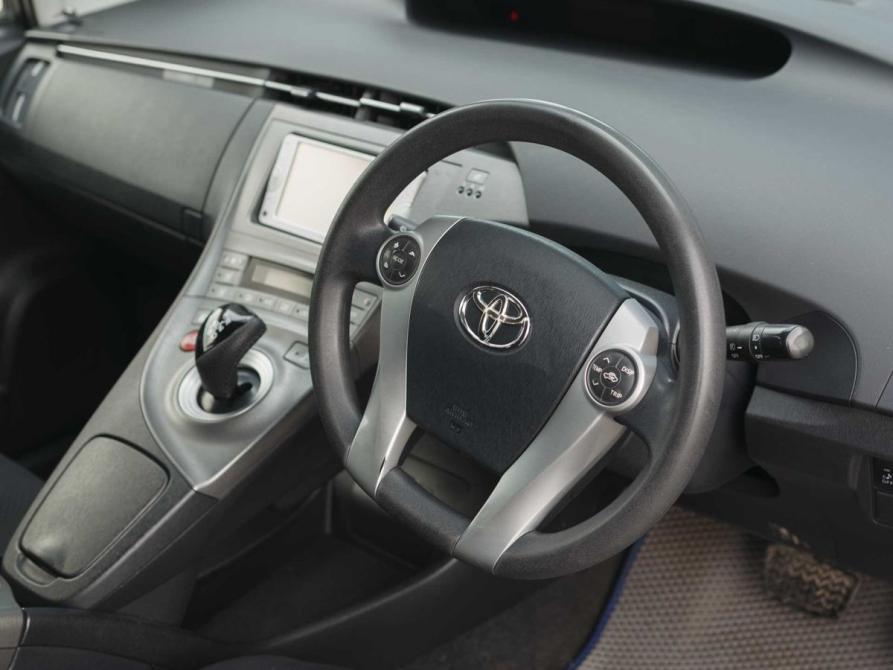 Toyota Prius III Рестайлинг (XW30) Новосибирск  - изображение 13