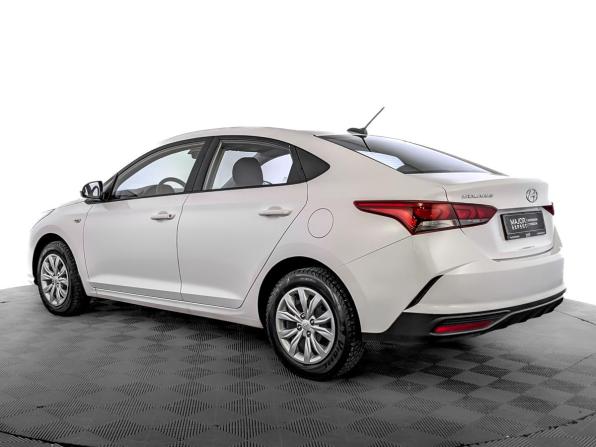 Hyundai Solaris II Рестайлинг с пробегом 2022 года, цена 1 570 000 рублей, 56952 км, седан, Автокод Объявления