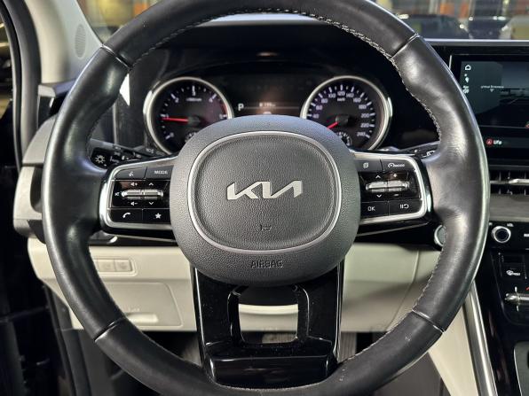 Kia Carnival IV с пробегом 2023 года, цена 3 800 000 рублей, 58505 км, минивэн, Автокод Объявления