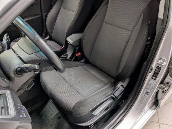 Hyundai Solaris II с пробегом 2019 года, цена 1 340 000 рублей, 130757 км, седан, Автокод Объявления