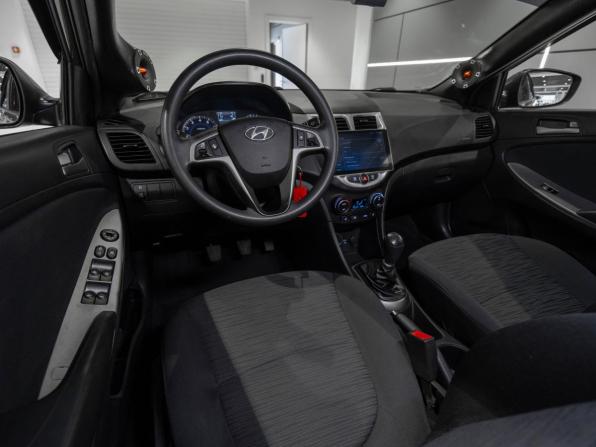 Hyundai Solaris I Рестайлинг с пробегом 2015 года, цена 875 000 рублей, 185463 км, седан, Автокод Объявления