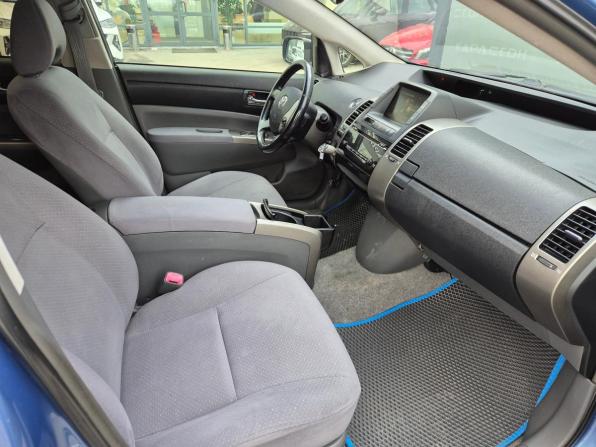 Toyota Prius II Рестайлинг (XW20) с пробегом 2008 года, цена 730 000 рублей, 288400 км, лифтбек, Автокод Объявления
