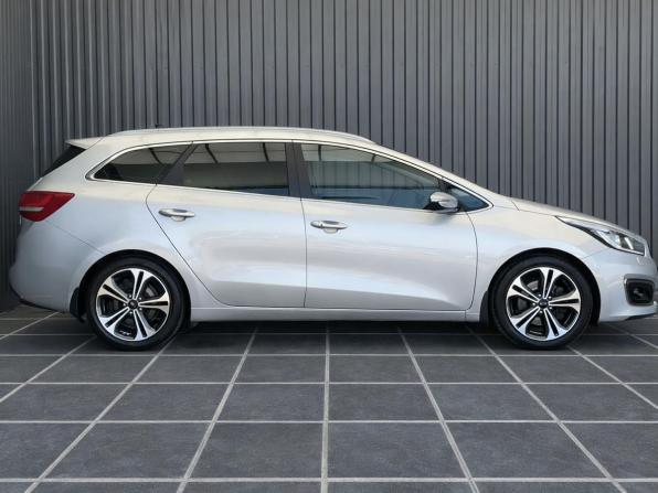 Kia Ceed II Рестайлинг с пробегом 2018 года, цена 1 647 000 рублей, 88000 км, универсал, Автокод Объявления