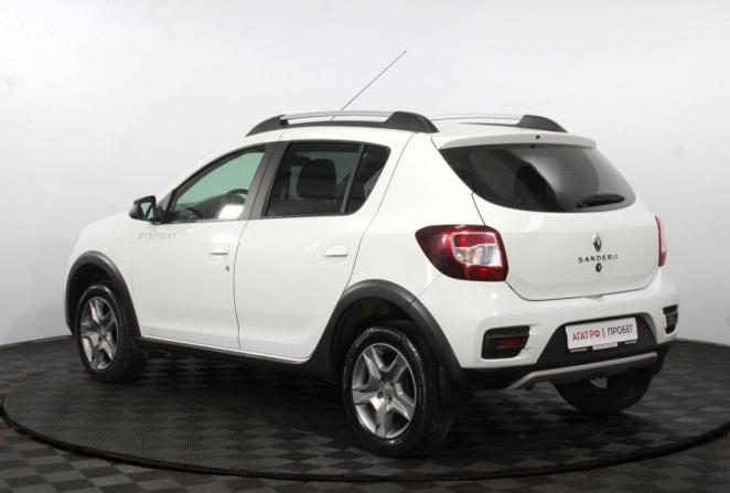 Renault Sandero II Рестайлинг с пробегом 2020 года, цена 1 170 000 рублей, 105027 км, хэтчбек, Автокод Объявления