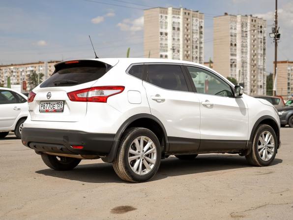 Nissan Qashqai II с пробегом 2015 года, цена 1 559 000 рублей, 97510 км, внедорожник, Автокод Объявления