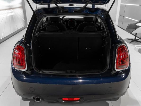 Mini Hatch III (F55/F56) Рестайлинг с пробегом 2018 года, цена 1 845 000 рублей, 92652 км, хэтчбек, Автокод Объявления