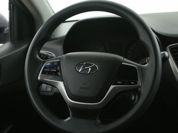 Hyundai Solaris II с пробегом 2017 года, цена 1 000 000 рублей, 147800 км, седан, Автокод Объявления