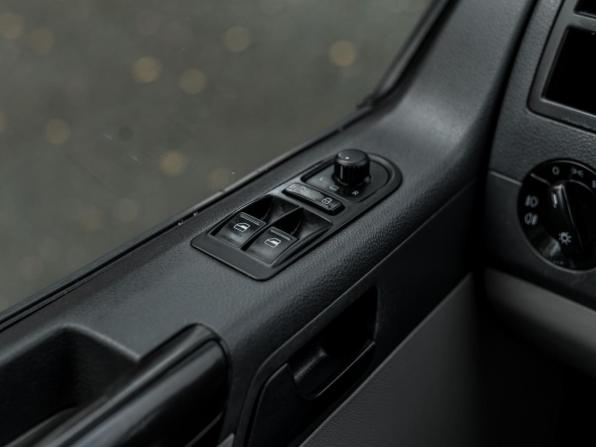 Volkswagen Caravelle T5 Рестайлинг с пробегом 2013 года, цена 1 906 000 рублей, 298989 км, минивэн, Автокод Объявления