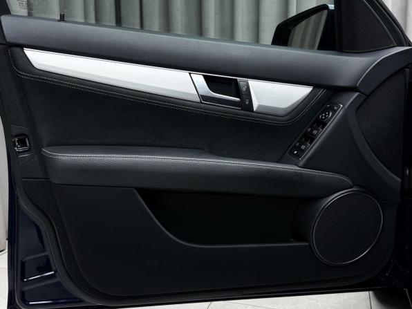 Mercedes-Benz C-Класс III (W204) Рестайлинг с пробегом 2012 года, цена 1 599 000 рублей, 181350 км, седан, Автокод Объявления