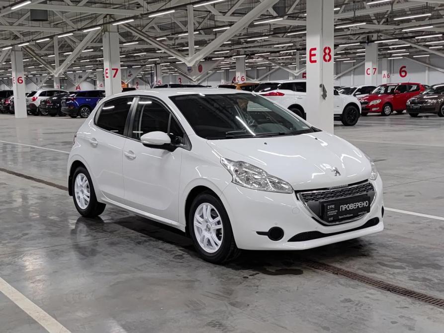 Peugeot 208 I Казань  - изображение 3
