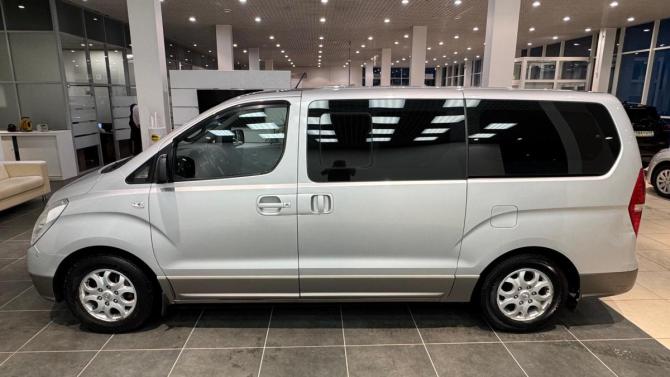 Hyundai H-1 II с пробегом 2010 года, цена 1 325 000 рублей, 246527 км, минивэн, Автокод Объявления