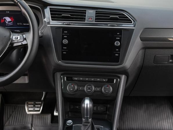 Volkswagen Tiguan II с пробегом 2018 года, цена 2 633 000 рублей, 197738 км, внедорожник, Автокод Объявления
