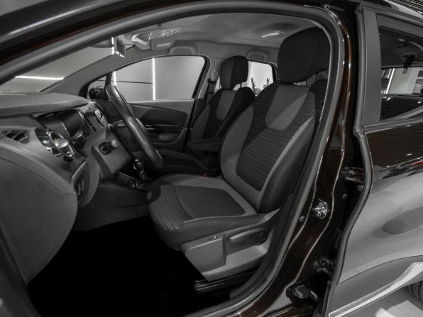 Renault Kaptur I с пробегом 2018 года, цена 1 240 000 рублей, 142231 км, внедорожник, Автокод Объявления