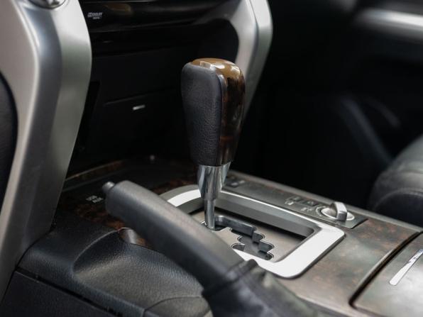 Toyota Land Cruiser 200 Series Рестайлинг 1 с пробегом 2012 года, цена 3 090 000 рублей, 160465 км, внедорожник, Автокод Объявления