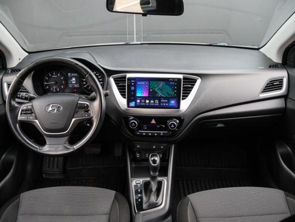 Hyundai Solaris II с пробегом 2018 года, цена 1 550 000 рублей, 27199 км, седан, Автокод Объявления