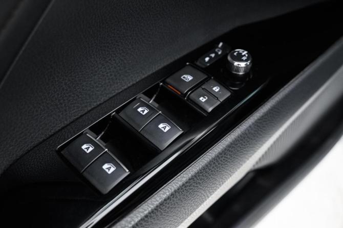 Toyota Camry VIII (XV70) с пробегом 2018 года, цена 2 450 000 рублей, 135018 км, седан, Автокод Объявления