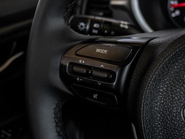 Kia Rio IV Рестайлинг с пробегом 2021 года, цена 1 540 000 рублей, 36928 км, хэтчбек, Автокод Объявления
