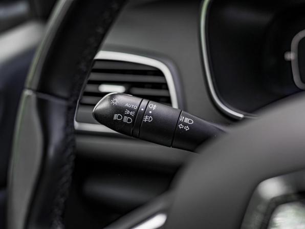 Renault Megane IV Рестайлинг с пробегом 2020 года, цена 1 529 000 рублей, 162365 км, универсал, Автокод Объявления