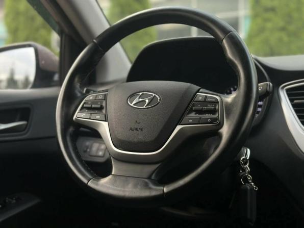 Hyundai Solaris II с пробегом 2019 года, цена 1 195 000 рублей, 163500 км, седан, Автокод Объявления