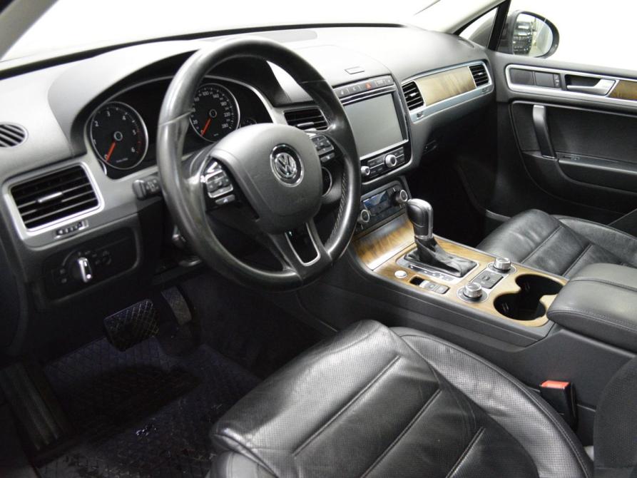 Volkswagen Touareg II Рестайлинг Санкт-Петербург  - изображение 10