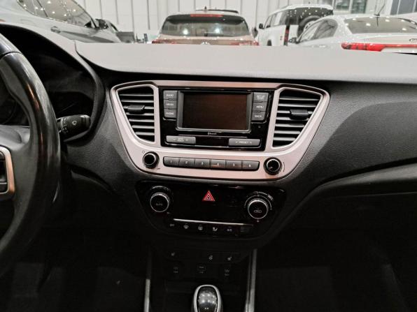 Hyundai Solaris II с пробегом 2019 года, цена 1 230 000 рублей, 163000 км, седан, Автокод Объявления