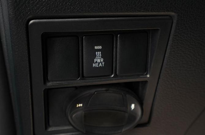 Toyota Hilux VIII с пробегом 2016 года, цена 3 079 000 рублей, 206426 км, offers.body_type.unknown, Автокод Объявления