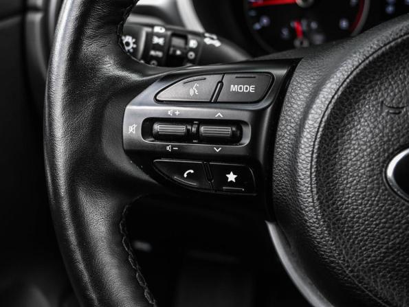 Kia Rio IV Рестайлинг с пробегом 2021 года, цена 1 634 000 рублей, 120071 км, седан, Автокод Объявления