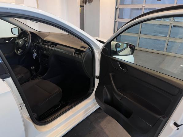 Skoda Rapid I с пробегом 2014 года, цена 495 000 рублей, 211030 км, лифтбек, Автокод Объявления