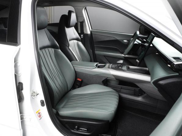 Changan Lamore с пробегом 2023 года, цена 1 650 000 рублей, 76018 км, седан, Автокод Объявления