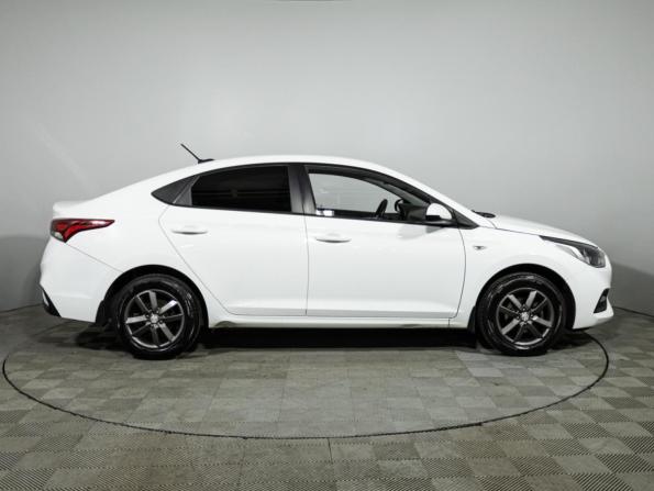 Hyundai Solaris II с пробегом 2018 года, цена 1 189 700 рублей, 127079 км, седан, Автокод Объявления