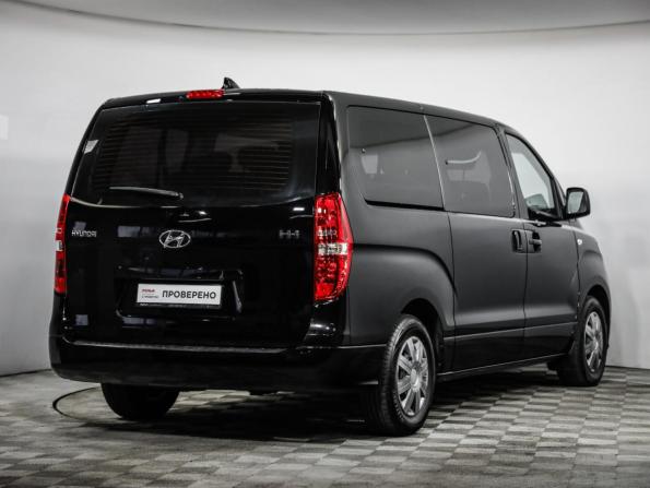 Hyundai H-1 II Рестайлинг 2 с пробегом 2018 года, цена 2 499 000 рублей, 147782 км, минивэн, Автокод Объявления