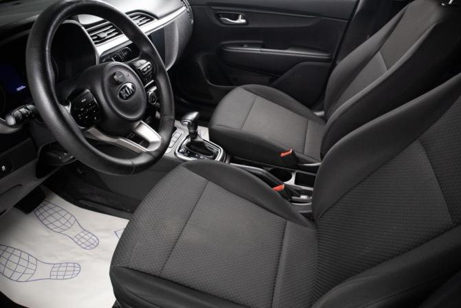 Kia Rio IV Рестайлинг с пробегом 2021 года, цена 1 379 000 рублей, 136520 км, седан, Автокод Объявления