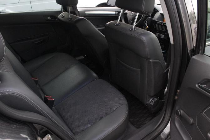 Opel Astra H Рестайлинг с пробегом 2011 года, цена 605 000 рублей, 231756 км, универсал, Автокод Объявления