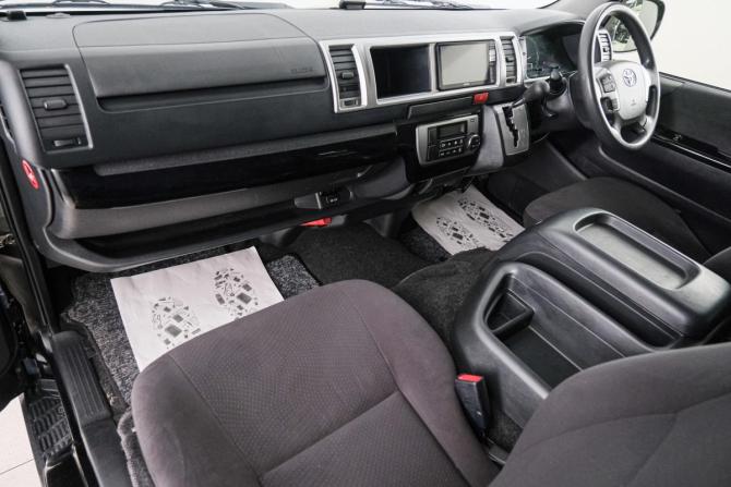 Toyota HiAce H200 Рестайлинг с пробегом 2014 года, цена 2 959 000 рублей, 330000 км, минивэн, Автокод Объявления