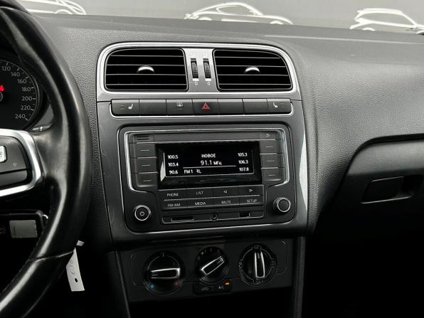 Volkswagen Polo V Рестайлинг с пробегом 2019 года, цена 869 800 рублей, 170072 км, седан, Автокод Объявления
