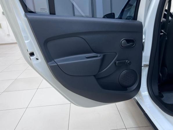 Renault Sandero II Рестайлинг с пробегом 2019 года, цена 1 190 000 рублей, 85548 км, хэтчбек, Автокод Объявления