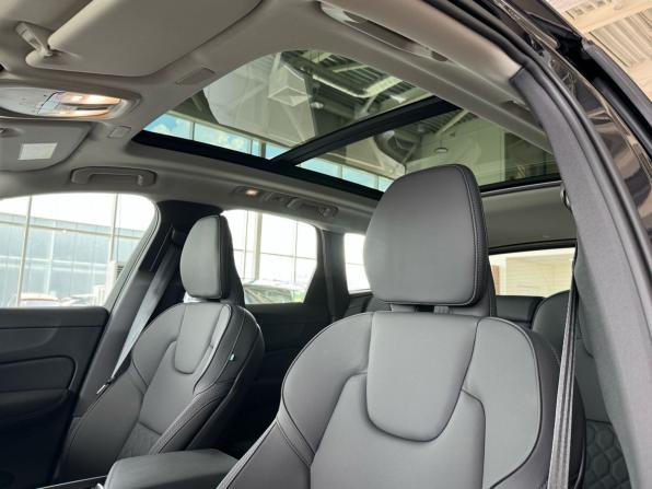 Volvo XC60 II Рестайлинг 2 с пробегом 2025 года, цена 7 800 000 рублей, 571 км, внедорожник, Автокод Объявления