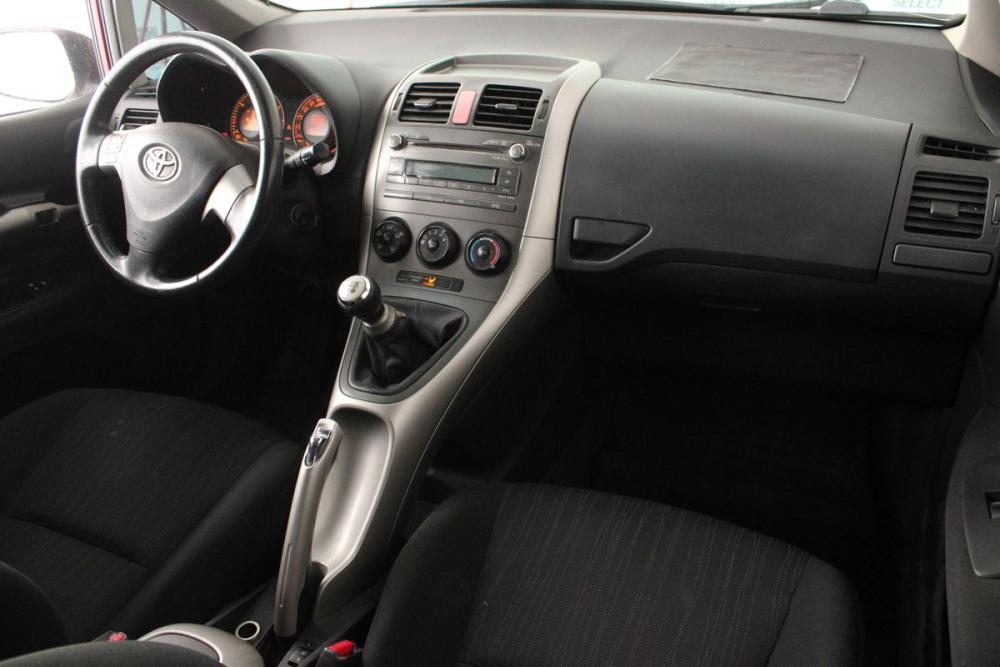 Toyota Auris I Киров  - изображение 12