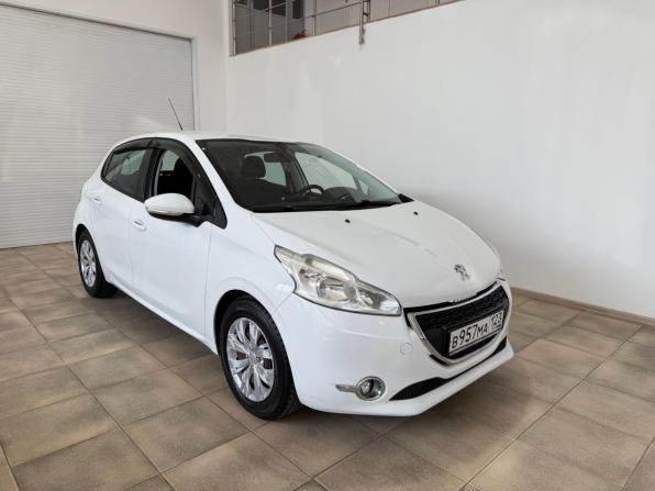 Peugeot 208 I с пробегом 2013 года, цена 800 000 рублей, 135000 км, хэтчбек, Автокод Объявления