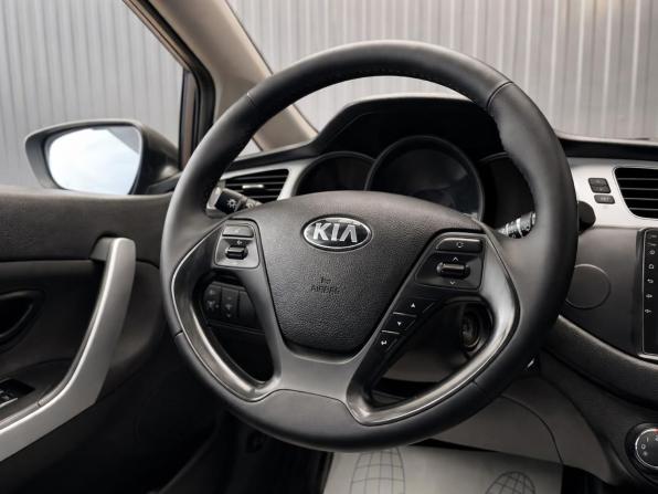 Kia Ceed II с пробегом 2013 года, цена 937 000 рублей, 136236 км, хэтчбек, Автокод Объявления