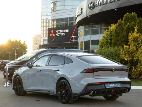 Changan UNI-V I с пробегом 2023 года, цена 2 068 000 рублей, 49600 км, лифтбек, Автокод Объявления