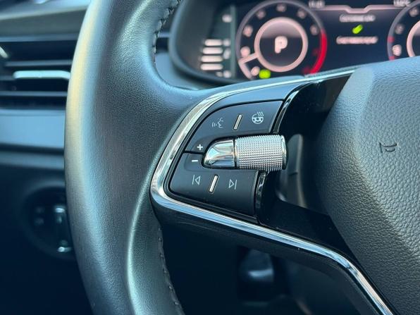 Skoda Rapid II с пробегом 2021 года, цена 1 495 000 рублей, 99980 км, лифтбек, Автокод Объявления