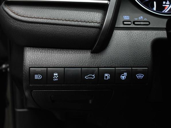 Toyota Camry VIII (XV70) с пробегом 2019 года, цена 2 435 000 рублей, 191695 км, седан, Автокод Объявления