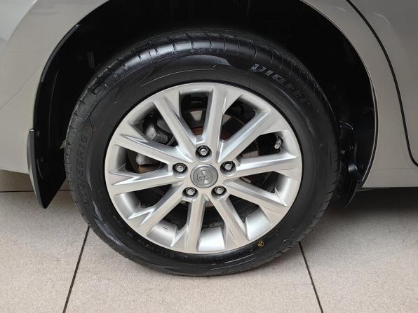 Toyota Corolla XI (E160 E170 E180) с пробегом 2015 года, цена 1 245 000 рублей, 150878 км, седан, Автокод Объявления