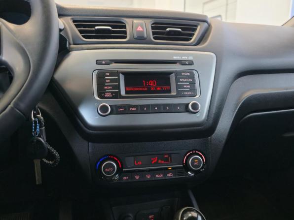 Kia Rio III Рестайлинг с пробегом 2016 года, цена 1 190 000 рублей, 167000 км, хэтчбек, Автокод Объявления