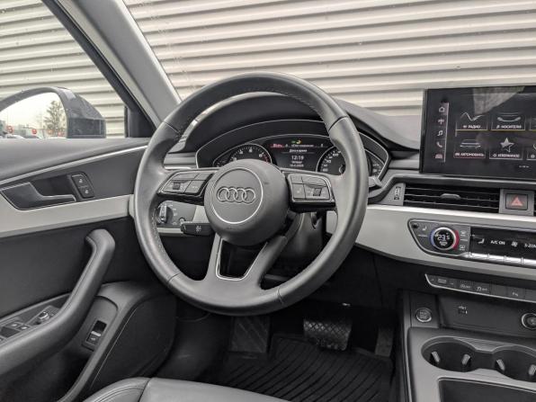 Audi A4 V (B9) Рестайлинг с пробегом 2022 года, цена 3 750 000 рублей, 44761 км, седан, Автокод Объявления