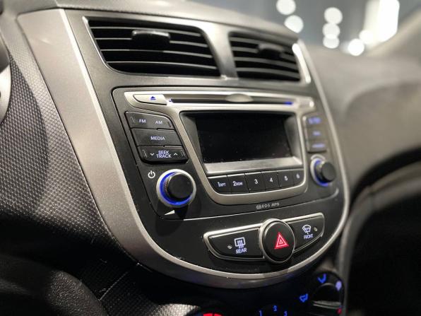 Hyundai Solaris I Рестайлинг с пробегом 2014 года, цена 600 000 рублей, 200000 км, седан, Автокод Объявления