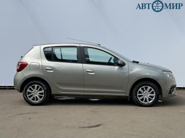 Renault Sandero II Рестайлинг с пробегом 2019 года, цена 990 000 рублей, 143088 км, хэтчбек, Автокод Объявления