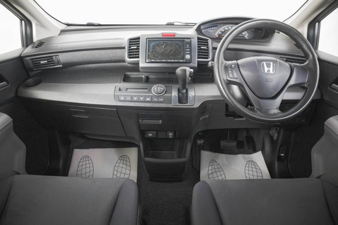 Honda Freed I с пробегом 2009 года, цена 899 000 рублей, 182472 км, компактвэн, Автокод Объявления